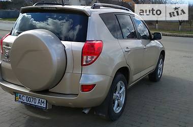 Позашляховик / Кросовер Toyota RAV4 2006 в Луцьку