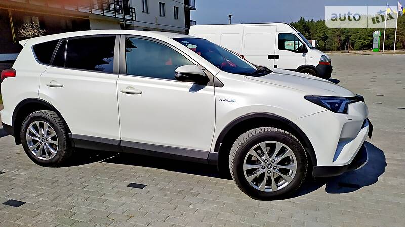 Позашляховик / Кросовер Toyota RAV4 2016 в Києві фото 34 Позашляховик / Кросовер Toyota RAV4 2016 в Києві