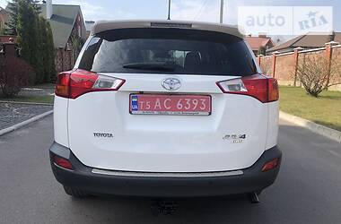 Позашляховик / Кросовер Toyota RAV4 2014 в 