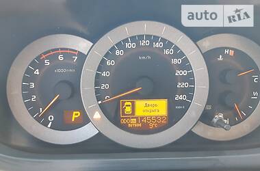 Внедорожник / Кроссовер Toyota RAV4 2010 в 