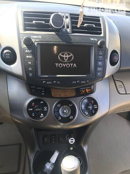 Позашляховик / Кросовер Toyota RAV4 2010 в Трускавці