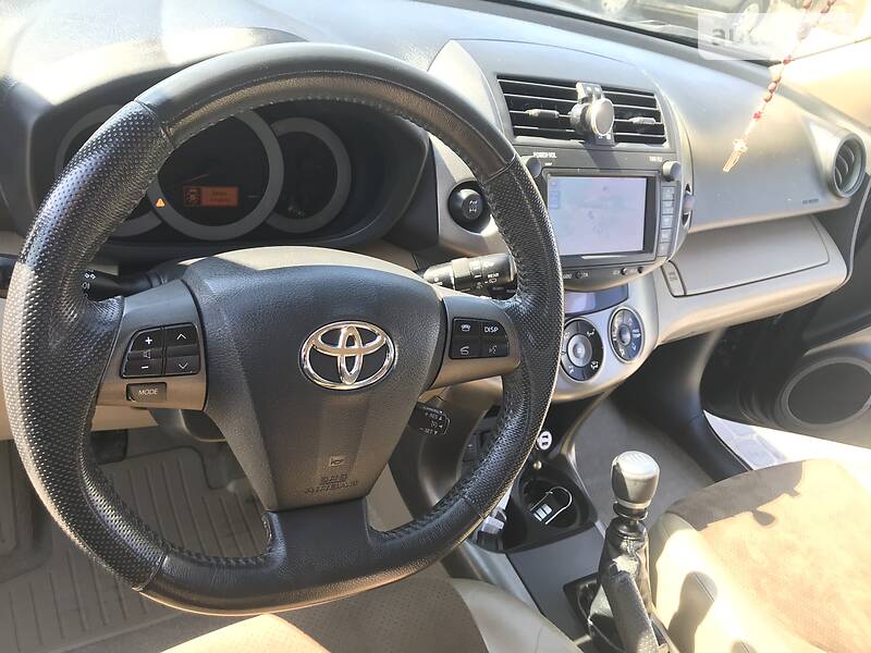 Позашляховик / Кросовер Toyota RAV4 2010 в Трускавці