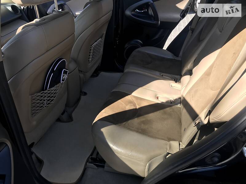 Позашляховик / Кросовер Toyota RAV4 2010 в Трускавці