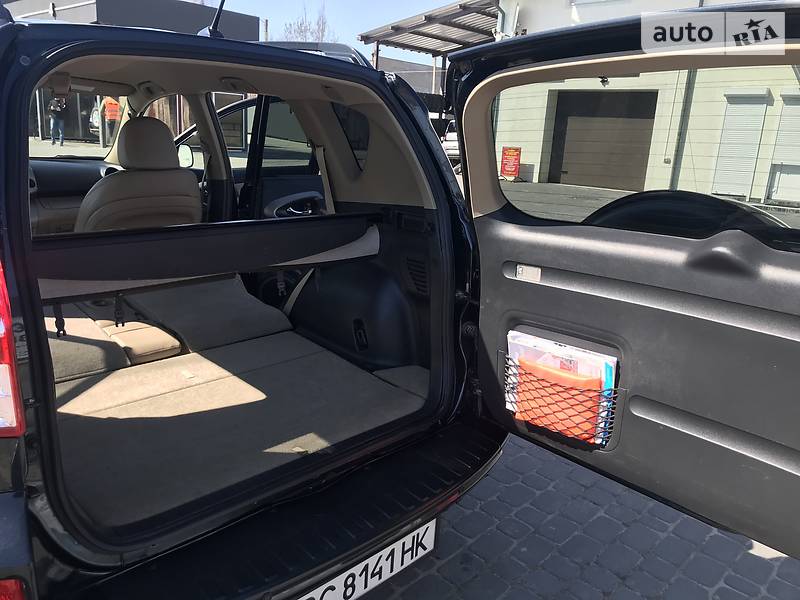 Позашляховик / Кросовер Toyota RAV4 2010 в Трускавці