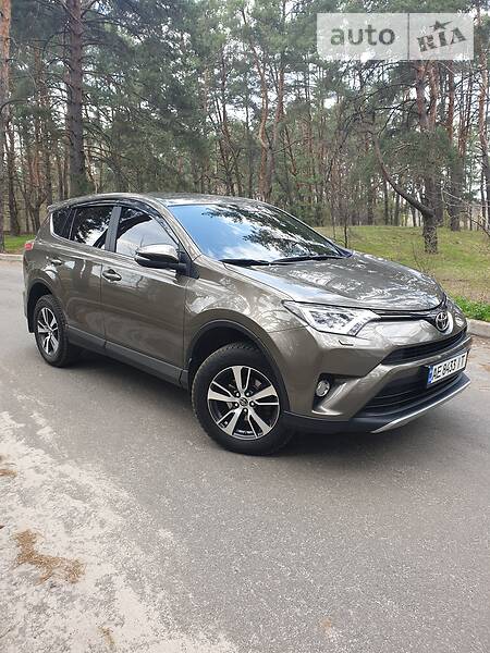 Позашляховик / Кросовер Toyota RAV4 2017 в Новомосковську