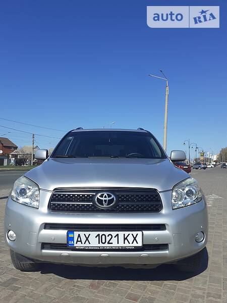 Позашляховик / Кросовер Toyota RAV4 2008 в Харкові