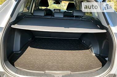 Позашляховик / Кросовер Toyota RAV4 2019 в 
