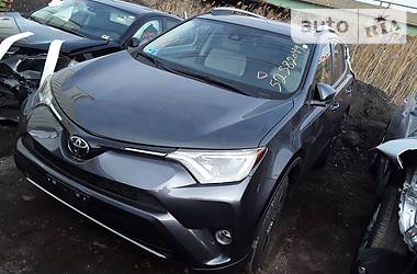 Позашляховик / Кросовер Toyota RAV4 2016 в 