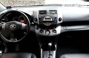 Позашляховик / Кросовер Toyota RAV4 2008 в 