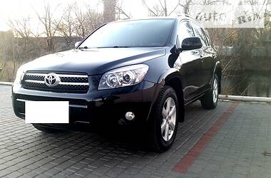 Позашляховик / Кросовер Toyota RAV4 2008 в 