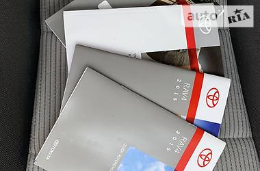 Позашляховик / Кросовер Toyota RAV4 2015 в 