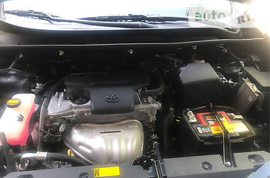 Позашляховик / Кросовер Toyota RAV4 2013 в 