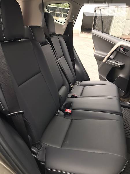 Позашляховик / Кросовер Toyota RAV4 2014 в Умані
