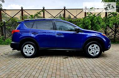 Позашляховик / Кросовер Toyota RAV4 2015 в 