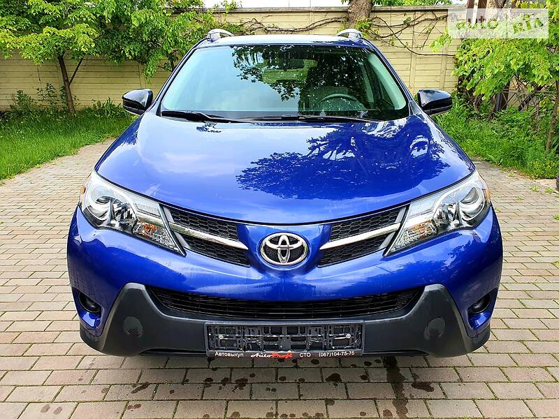 Позашляховик / Кросовер Toyota RAV4 2015 в 