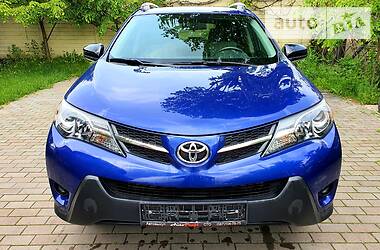 Позашляховик / Кросовер Toyota RAV4 2015 в 