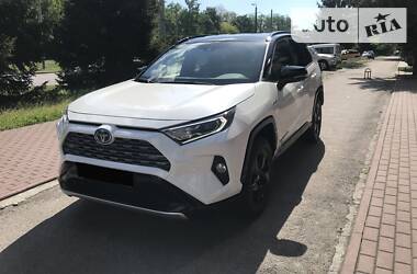 Внедорожник / Кроссовер Toyota RAV4 2019 в Черкассах