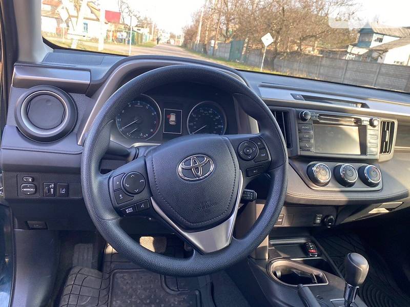 Позашляховик / Кросовер Toyota RAV4 2017 в Києві