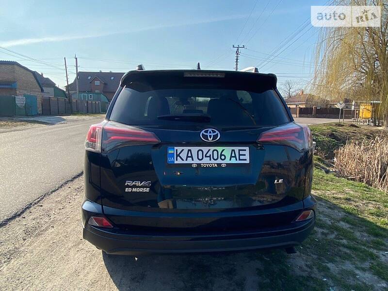 Позашляховик / Кросовер Toyota RAV4 2017 в Києві