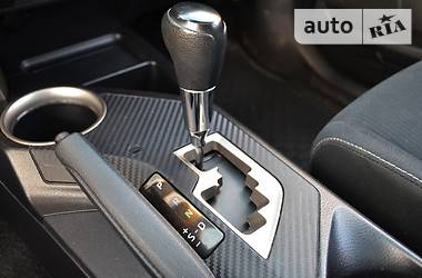 Внедорожник / Кроссовер Toyota RAV4 2013 в 