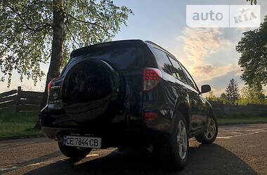 Внедорожник / Кроссовер Toyota RAV4 2006 в Черновцах