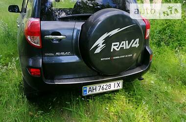 Внедорожник / Кроссовер Toyota RAV4 2006 в Краматорске