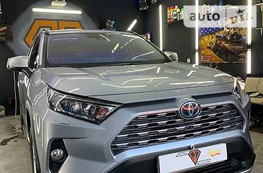 Позашляховик / Кросовер Toyota RAV4 2019 в 