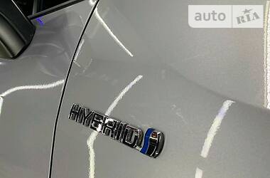 Позашляховик / Кросовер Toyota RAV4 2019 в 