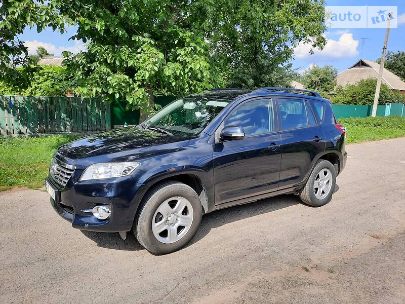 Внедорожник / Кроссовер Toyota RAV4 2011 в Полтаве