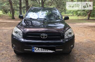 Внедорожник / Кроссовер Toyota RAV4 2006 в 