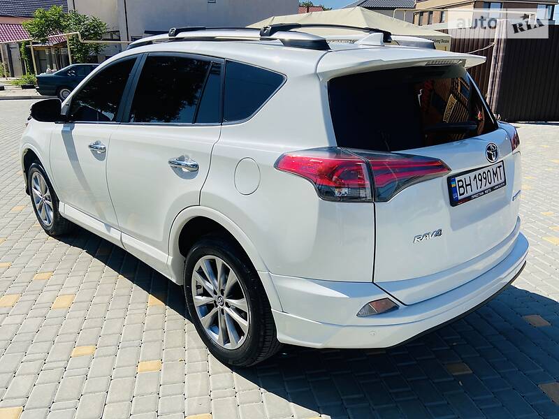 Позашляховик / Кросовер Toyota RAV4 2016 в Одесі