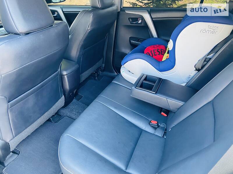Позашляховик / Кросовер Toyota RAV4 2016 в Одесі