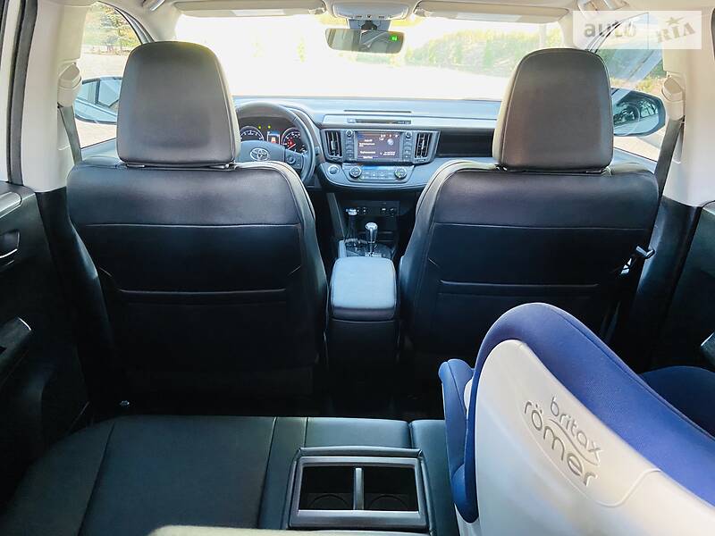 Позашляховик / Кросовер Toyota RAV4 2016 в Одесі
