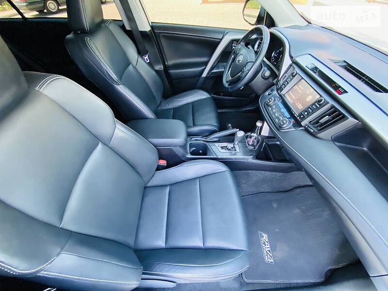 Позашляховик / Кросовер Toyota RAV4 2016 в Одесі