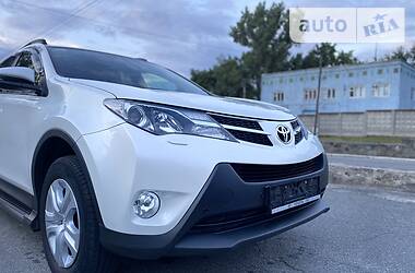 Внедорожник / Кроссовер Toyota RAV4 2014 в Малине