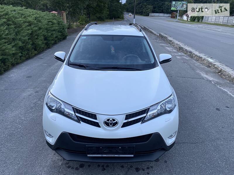 Позашляховик / Кросовер Toyota RAV4 2014 в Малині