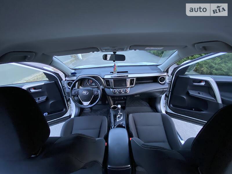 Позашляховик / Кросовер Toyota RAV4 2014 в Малині