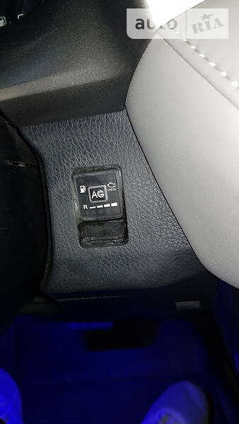 Позашляховик / Кросовер Toyota RAV4 2016 в Дніпрі