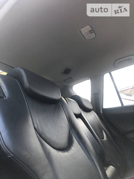 Позашляховик / Кросовер Toyota RAV4 2010 в Хусті