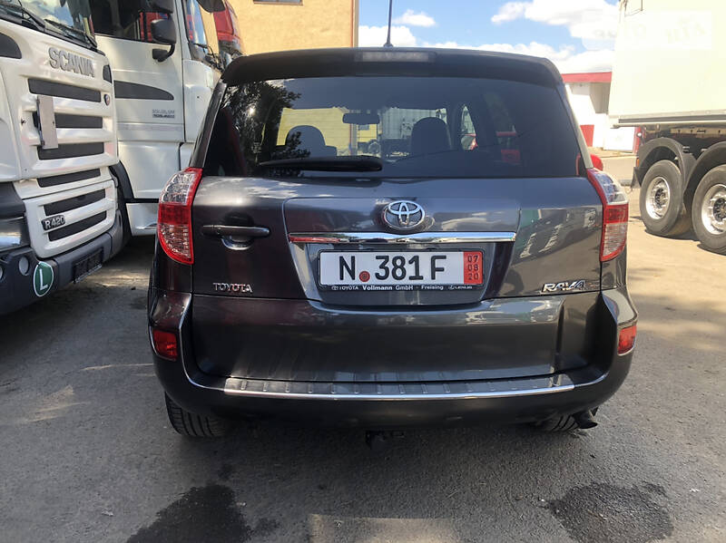 Позашляховик / Кросовер Toyota RAV4 2010 в Хусті