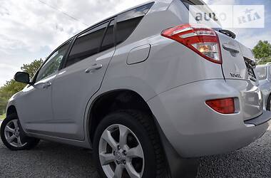 Внедорожник / Кроссовер Toyota RAV4 2011 в 