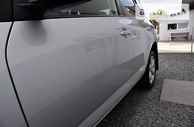 Внедорожник / Кроссовер Toyota RAV4 2011 в 