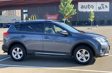 Позашляховик / Кросовер Toyota RAV4 2014 в 