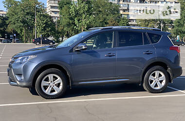 Позашляховик / Кросовер Toyota RAV4 2014 в 