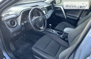 Позашляховик / Кросовер Toyota RAV4 2014 в 