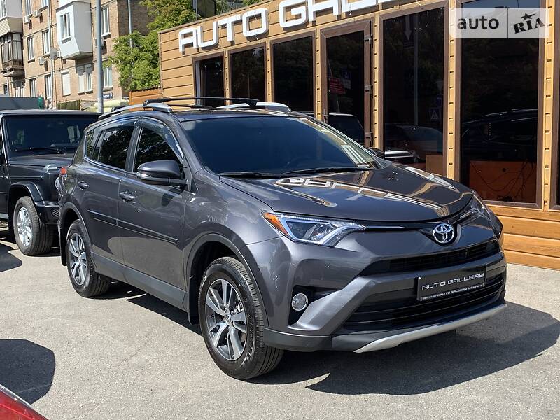 Універсал Toyota RAV4 2016 в Києві