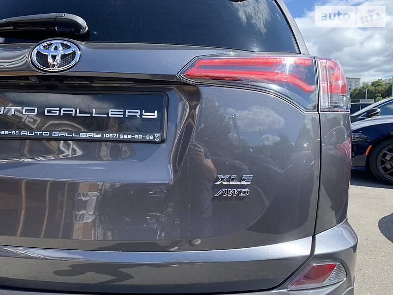 Універсал Toyota RAV4 2016 в Києві