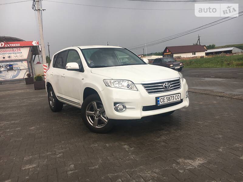 Позашляховик / Кросовер Toyota RAV4 2012 в 