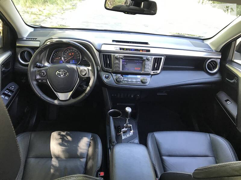 Позашляховик / Кросовер Toyota RAV4 2013 в Києві