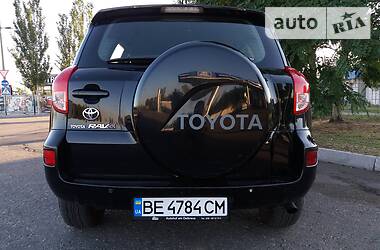 Внедорожник / Кроссовер Toyota RAV4 2005 в Николаеве